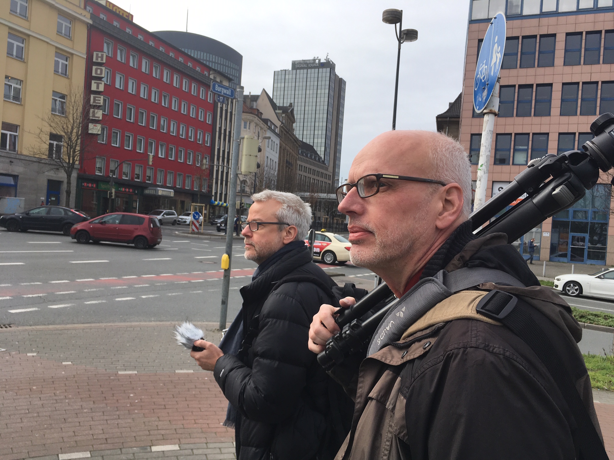 Ronald Gaube and Peter Hölscher making field recordings in the streets of Dortmund