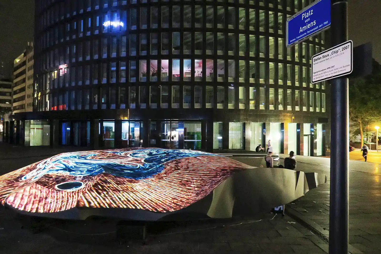 Videomapping AXIS 1.0 on the sculpture CHIP in Dortmund