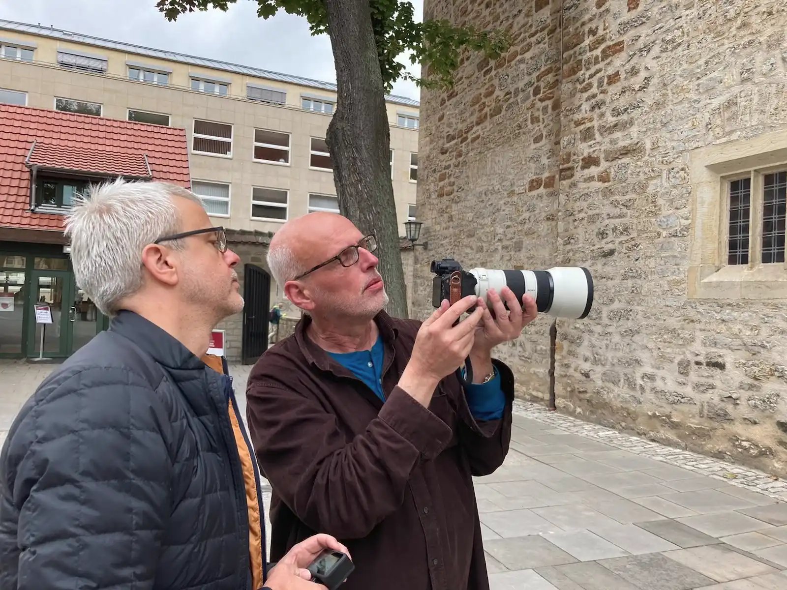 Die Area Composer Ronald Gaube und Peter Hölscher bei Fotoaufnahmen der Augustinerkirche Erfurt