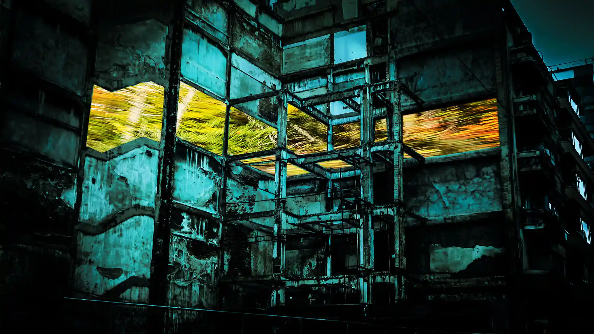 Plans, Fassadenprojektion inszeniert verlassene Räume, Bild 3