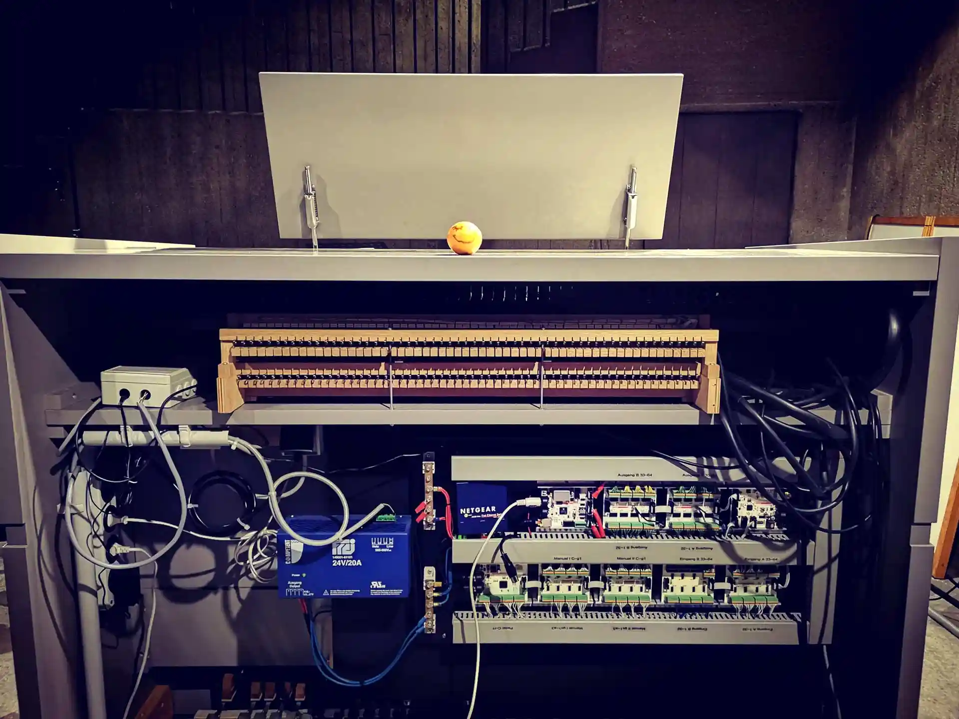 MIDI control of the organ Mariendom Neviges